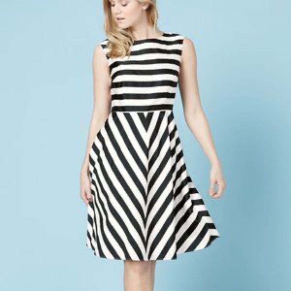 EUC Boden Mara Skater Dress Black & White Striped Size 2P 2 Petite - Picture 1 of 7
